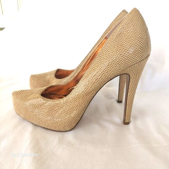 BCBGENERATION BG PARADE SNAKESKIN PLATFORM PUMPS Size B Brand New Tan Color - Picture 2 of 10
